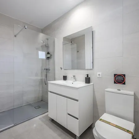 Nuevo Estudio A Metros De La Playa, Con Terraza Y Zonas Comun 3c *