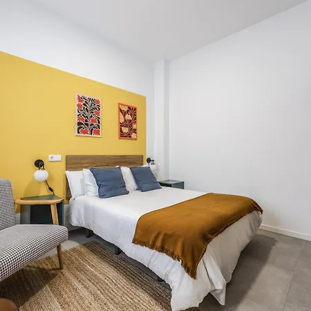 Apartamento Estudio En Malvarrosa A Metros De La Playa, Con Terraza Y Zonas Comun *
