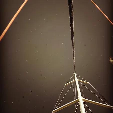 Magnificent Sailboat With Free Parking For Cars Valencie