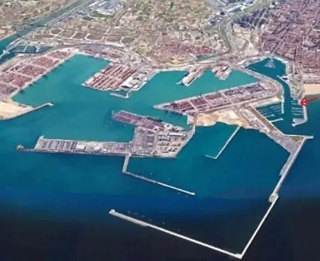 Magnificent Sailboat With Free Parking For Cars فالنسيا