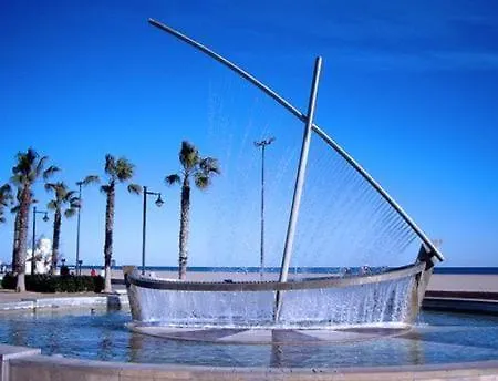 Magnificent Sailboat With Free Parking For Cars Botel Valencia