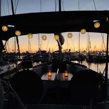 Magnificent Sailboat With Free Parking For Cars Valencia