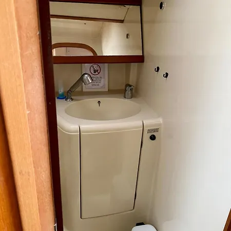 Magnificent Sailboat With Free Parking For Cars * Βαλένθια