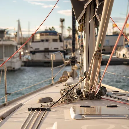 Πλωτό κατάλυμα Magnificent Sailboat With Free Parking For Cars