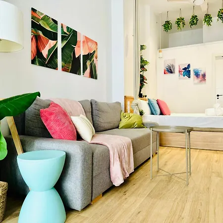 Apartment & Cozy Flat Close The *