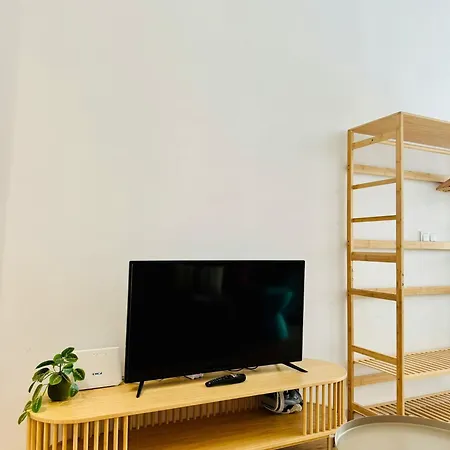 & Cozy Flat Close The Appartement