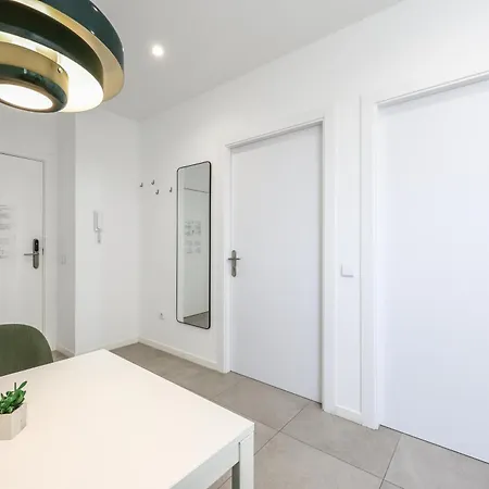 2 Hab En Malvarrosa A Metros De La Playa, Con Terraza Y Zonas Comun 3d