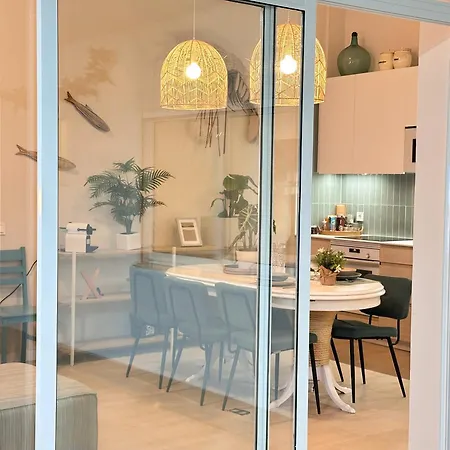 Ecocasa 12pax Perfecta Grupos, Reforma Lujo, Junto Parada Metrovalencia, Cerca Centro Valencia Y Playa, Lavadora, Secadora Equipamiento Total *