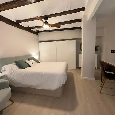Ecocasa 12pax Perfecta Grupos, Reforma Lujo, Junto Parada Burjassot Metrovalencia, Cerca Centro Y Playa, Lavadora, Secadora Equipamiento Total * Valencia