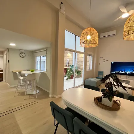 Ecocasa 12pax Perfecta Grupos, Reforma Lujo, Junto Parada Burjassot Metrovalencia, Cerca Centro Y Playa, Lavadora, Secadora Equipamiento Total Valencia