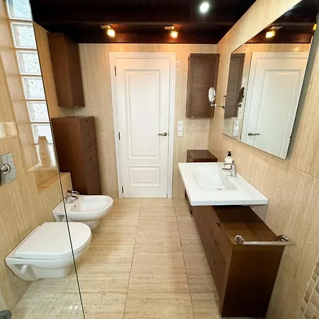 Increible Atico Con Terraza En El Centro De Apartamento *