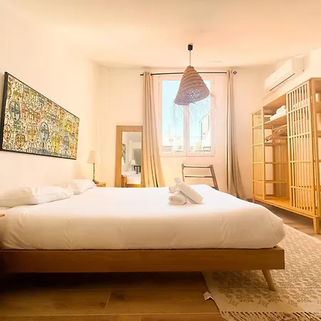 Atico Con Terraza En La Zona Del Carmen アパート バレンシア