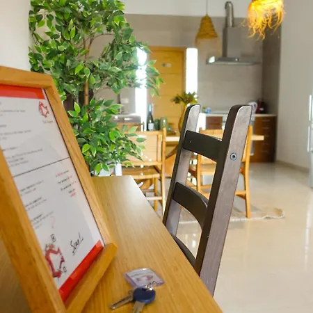 Atico Con Terraza En La Zona Del Carmen Apartament