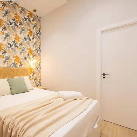 Florit Flats - Trafalgar Arts & Port Apartment