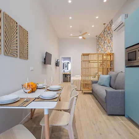 Florit Flats - The Trafalgar Apartment