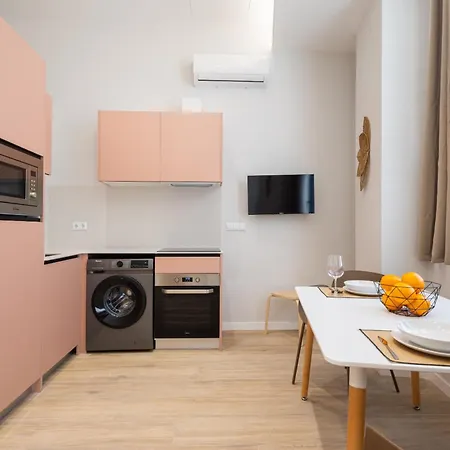 Florit Flats - Trafalgar Arts&port Apartment