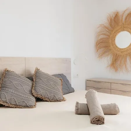 Comfort & Charm In The Center דירה