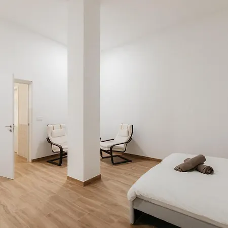 Apartamento New! Comfort And Style Steps From Everything Valencia