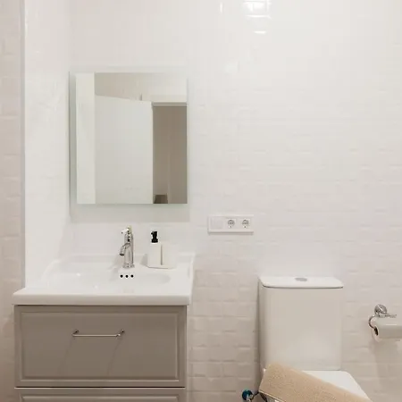 Lägenhet New! Comfort And Style Steps From Everything *