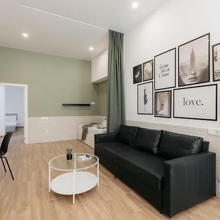 Lägenhet New! Comfort And Style Steps From Everything *