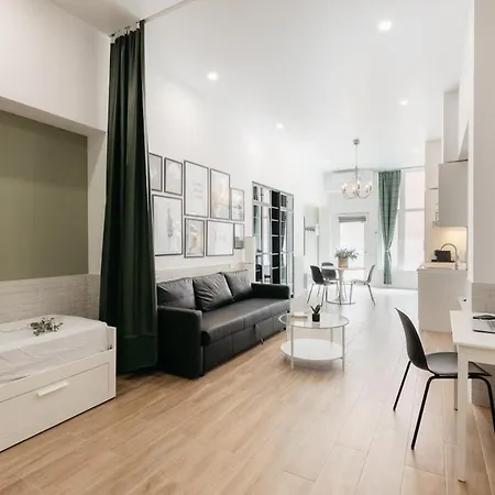 Apartment New! Comfort And Style Steps From Everything