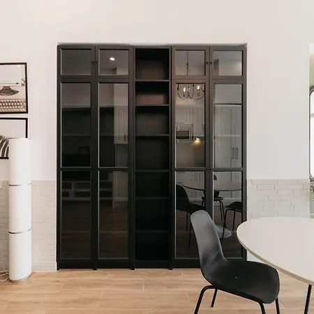 New! Comfort And Style Steps From Everything Valencia