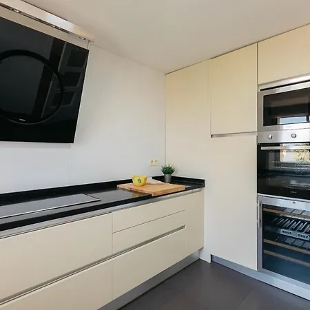 Premium, Lux & Comfort By The Sea Apartment *