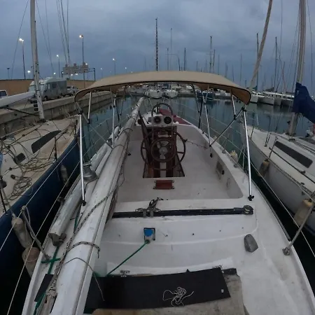 Barco Nineta Ontario Sailboat In Mar- Botel *