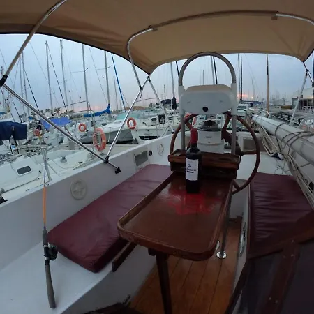 Botel Barco Nineta Ontario Sailboat In Mar- *