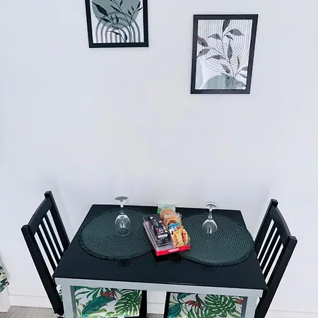 Loft Con Balcon Cercano Al Centro De * Valensiya