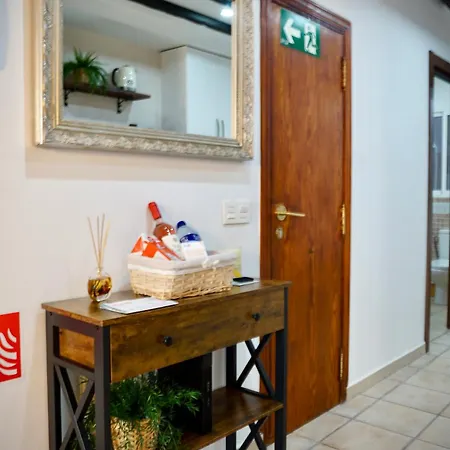 Dramaturgo Faust Hernandez Prime 公寓