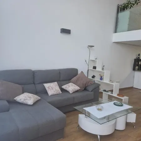 Loft Con Jacuzzi Y Piscina *