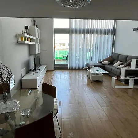 Loft Con Jacuzzi Y Piscina *