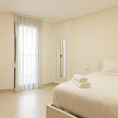 Con Vistas Al Mar, Piscina Y Pista De Paddle * Valencia