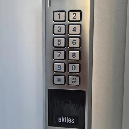 Illetes Flats - Cerca De Feria De Muestras Y Metro Apartman