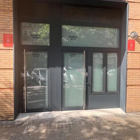 Valentia Modern And Comfortable Beachside Style