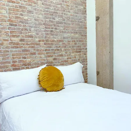 Private With Netflix & Wifi