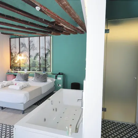 & Co. Quart Boutique מלון 3*