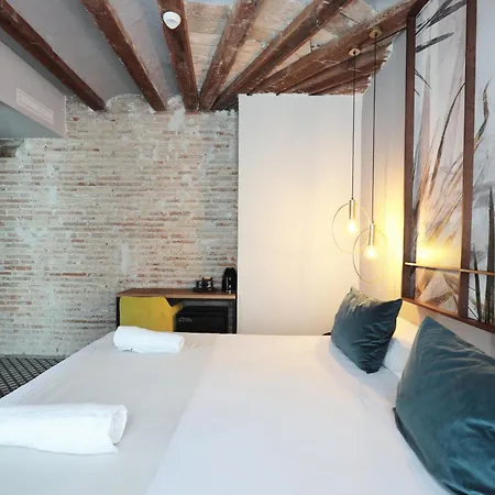 מלון & Co. Quart Boutique