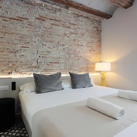 מלון & Co. Quart Boutique