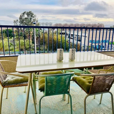 Daire Beachfront Family With Pool *