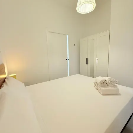 Apartment Travel Habitat Oceanografic