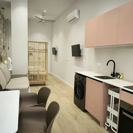 Florit Flats - Trafalgar Arts & Port