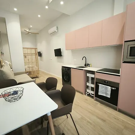 Florit Flats - Trafalgar Arts & Port