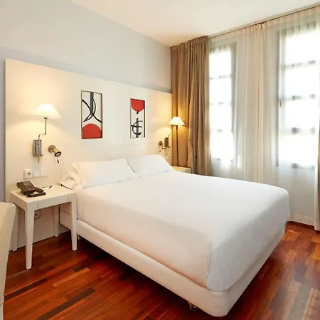 Hotel Nh Artes 4*