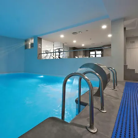 Hotel Nh Artes 4*