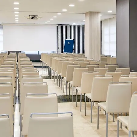 Hotel Nh Artes 4*