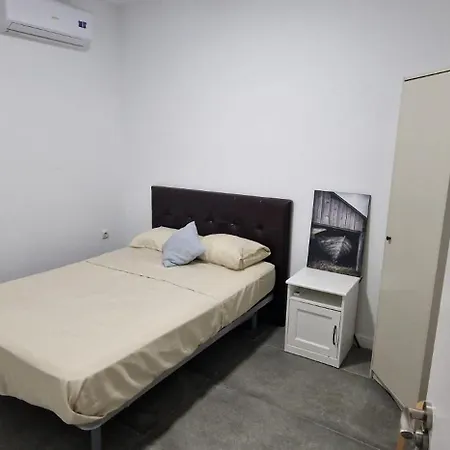 Ayora Homestay *