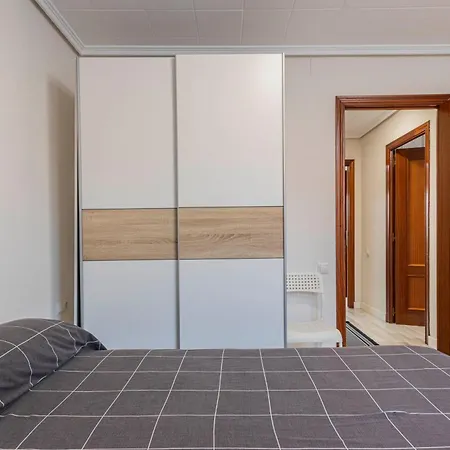 En El Cabanyal Enfrente De La Marina Real Διαμέρισμα