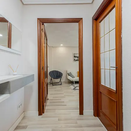 En El Cabanyal Enfrente De La Marina Real Apartment *